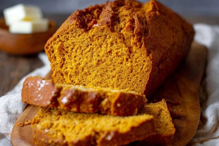 Einfaches hausgemachtes Kürbisbrot