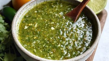Hausgemachte Salsa Verde