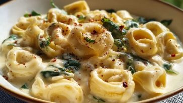 Cremige Tortellini Alfredo aus dem Slow Cooker