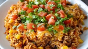 Einfache Mexikanische Reisauflauf aus einem Topf