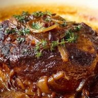 Karamellisierter Französischer Zwiebelbraten