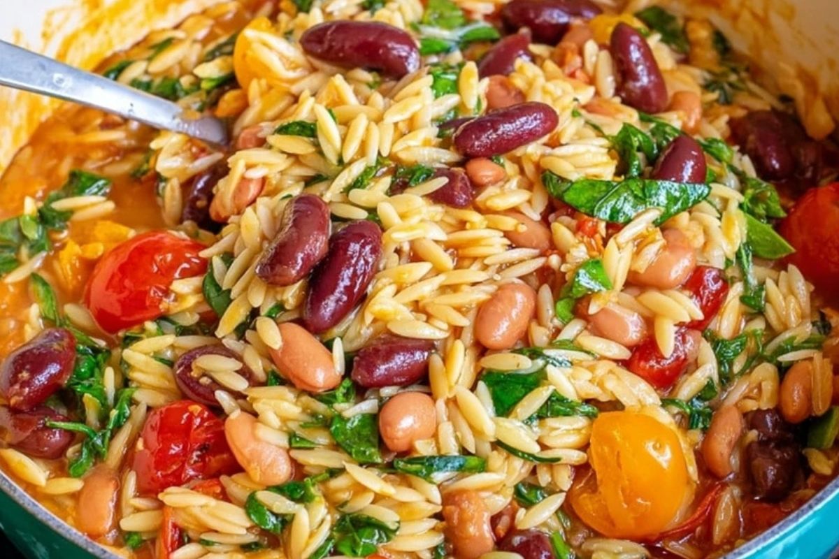 Mediterraner Orzo mit Bohnen