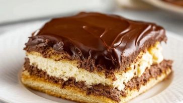 Schokoladen-Eclair-Kuchen