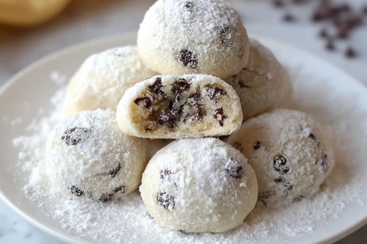 Schokoladenkekse mit Puderzucker