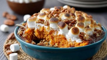 Süßkartoffelauflauf mit Pekannüssen und Marshmallows