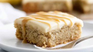 Bananenriegel mit Gesalzenem Karamellfrosting