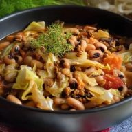 Herzhafter Eintopf Mit Schwarzen Augenbohnen Und Kohl