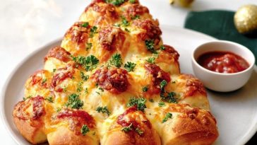 Käseweihnachtsbaum aus Brötchen