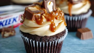 Snickers Cupcakes